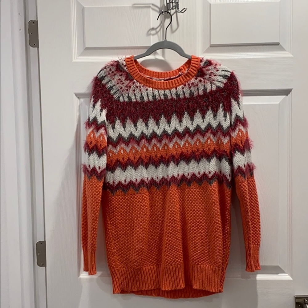 MOSSIMO SWEATER SIZE SMALL
